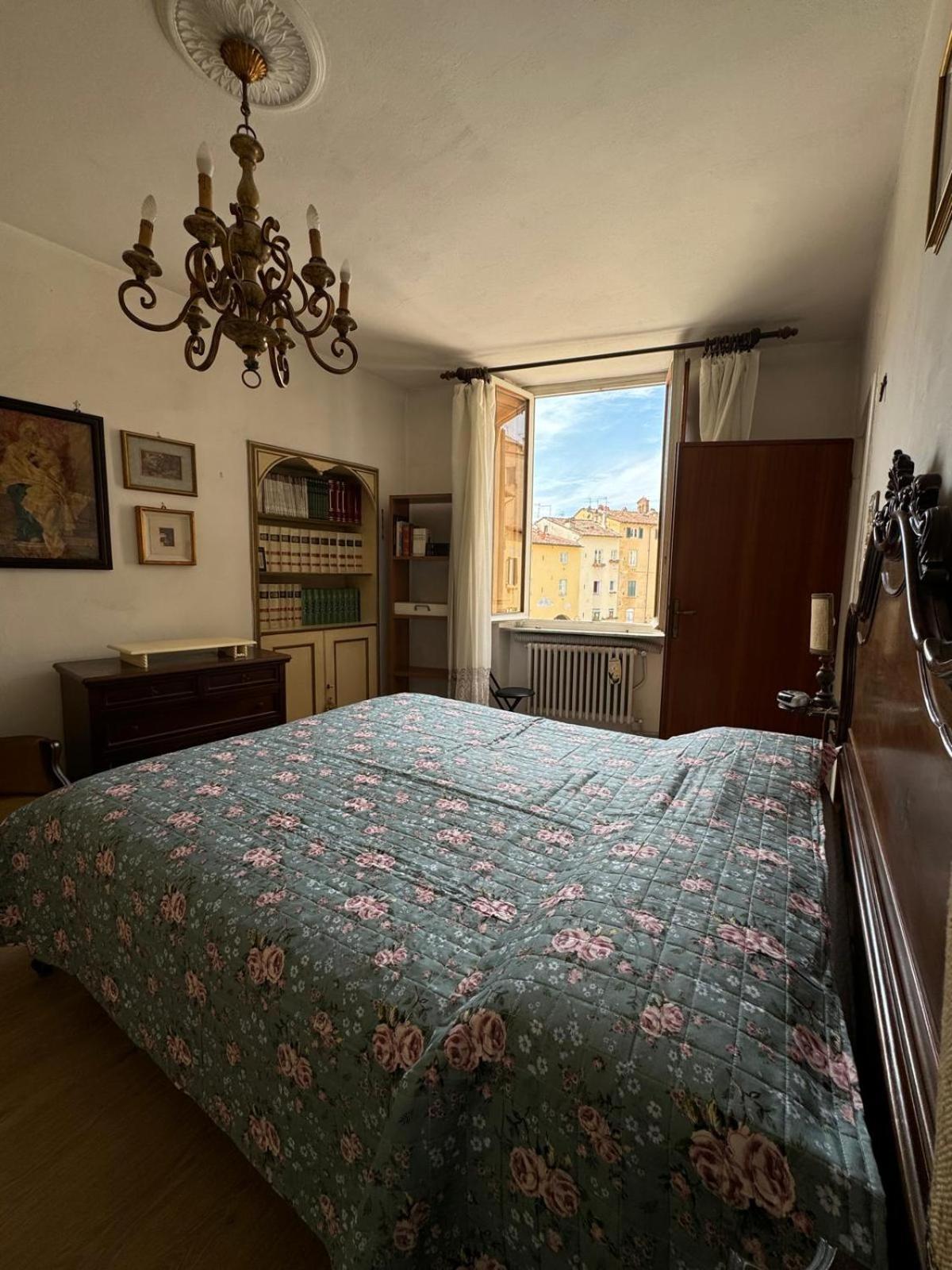 Micheli Suite Anfiteatro Square Lucca Esterno foto