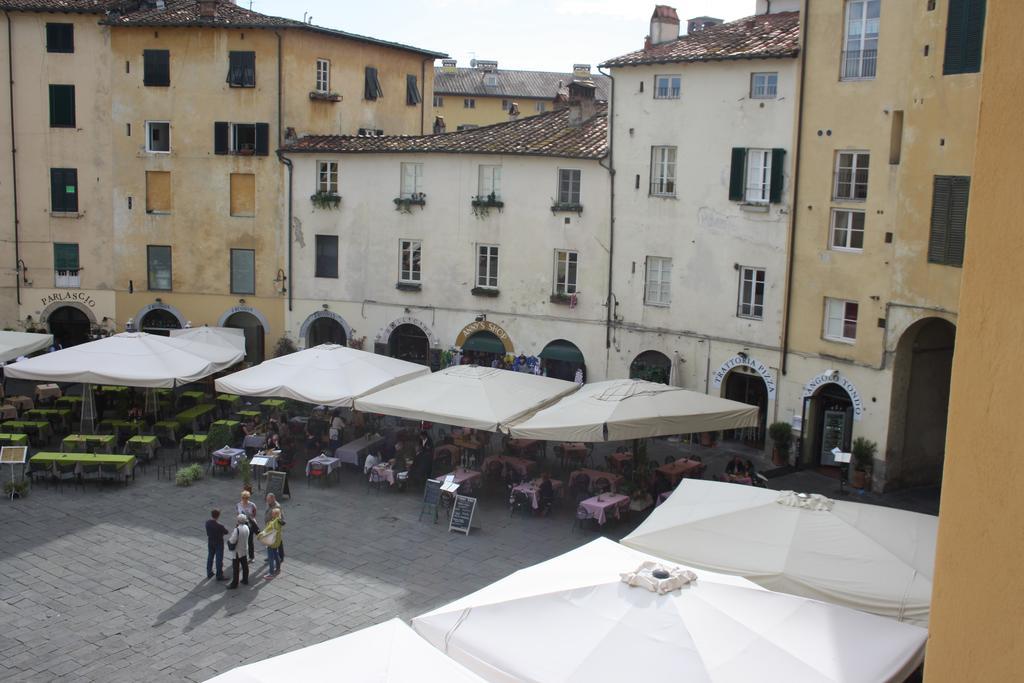 Micheli Suite Anfiteatro Square Lucca Esterno foto
