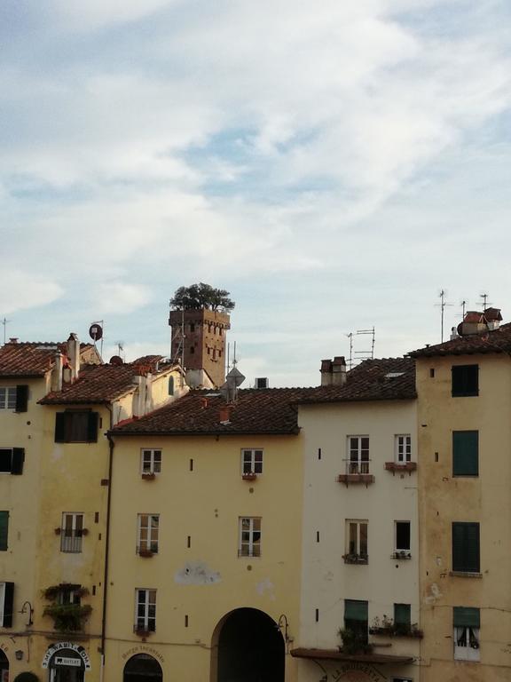Micheli Suite Anfiteatro Square Lucca Esterno foto