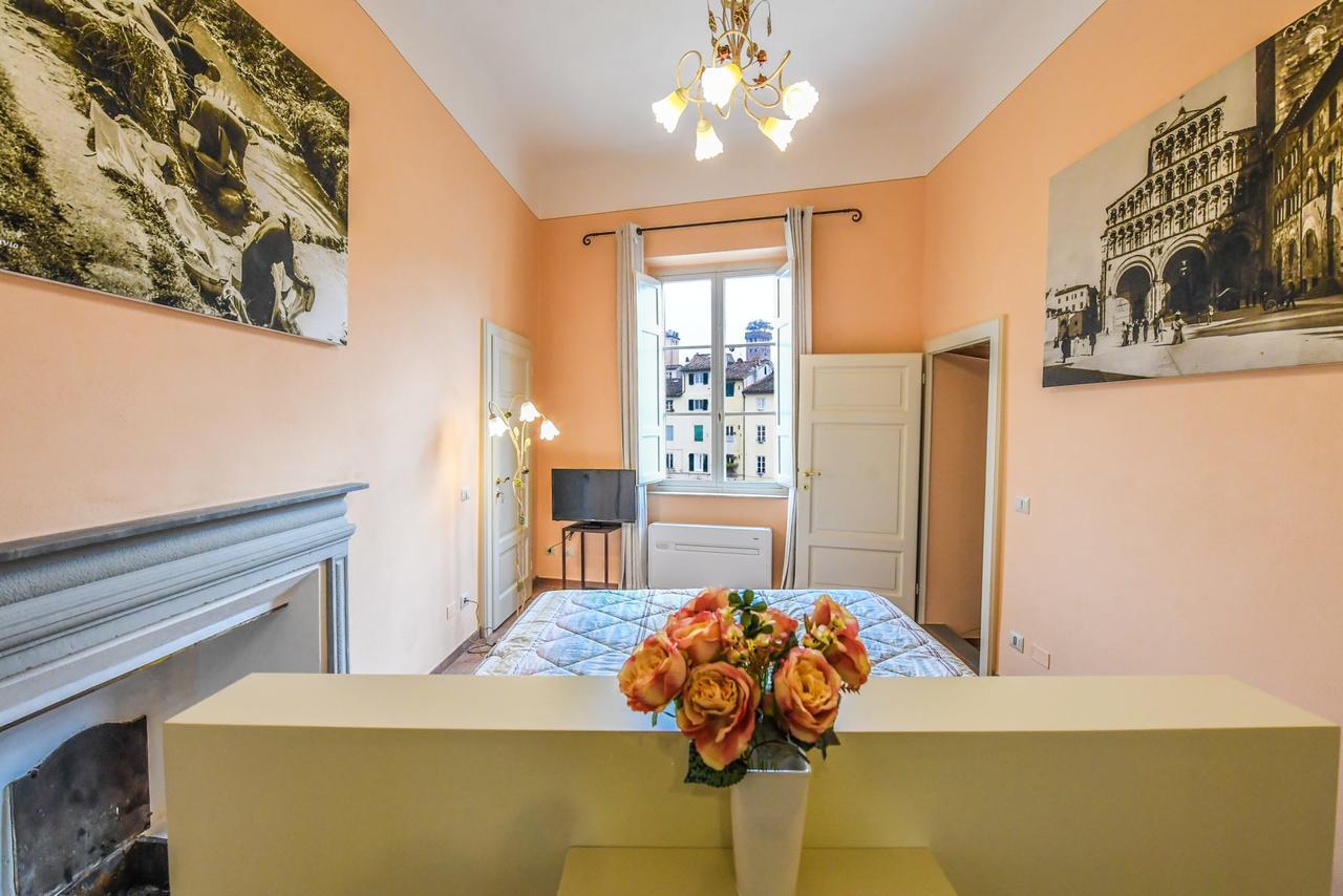 Micheli Suite Anfiteatro Square Lucca Esterno foto