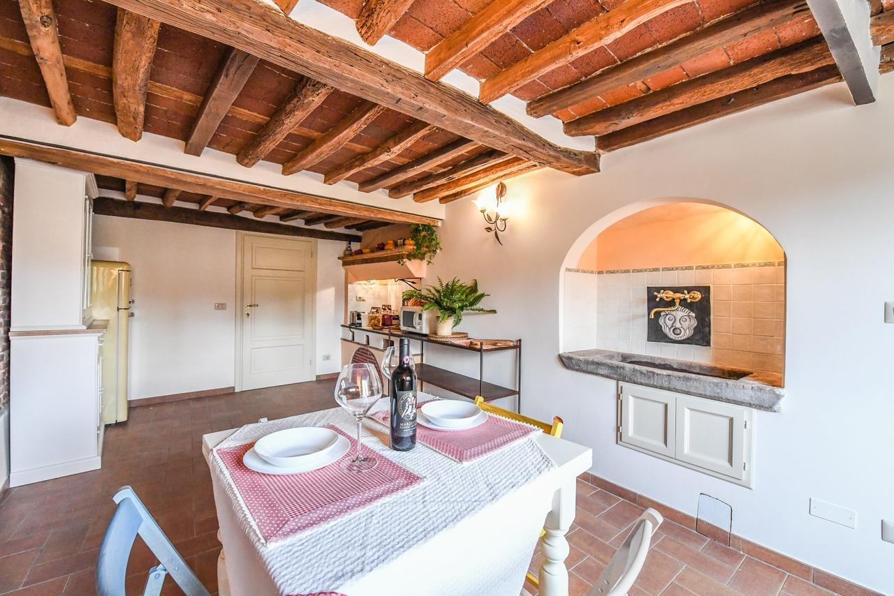 Micheli Suite Anfiteatro Square Lucca Esterno foto