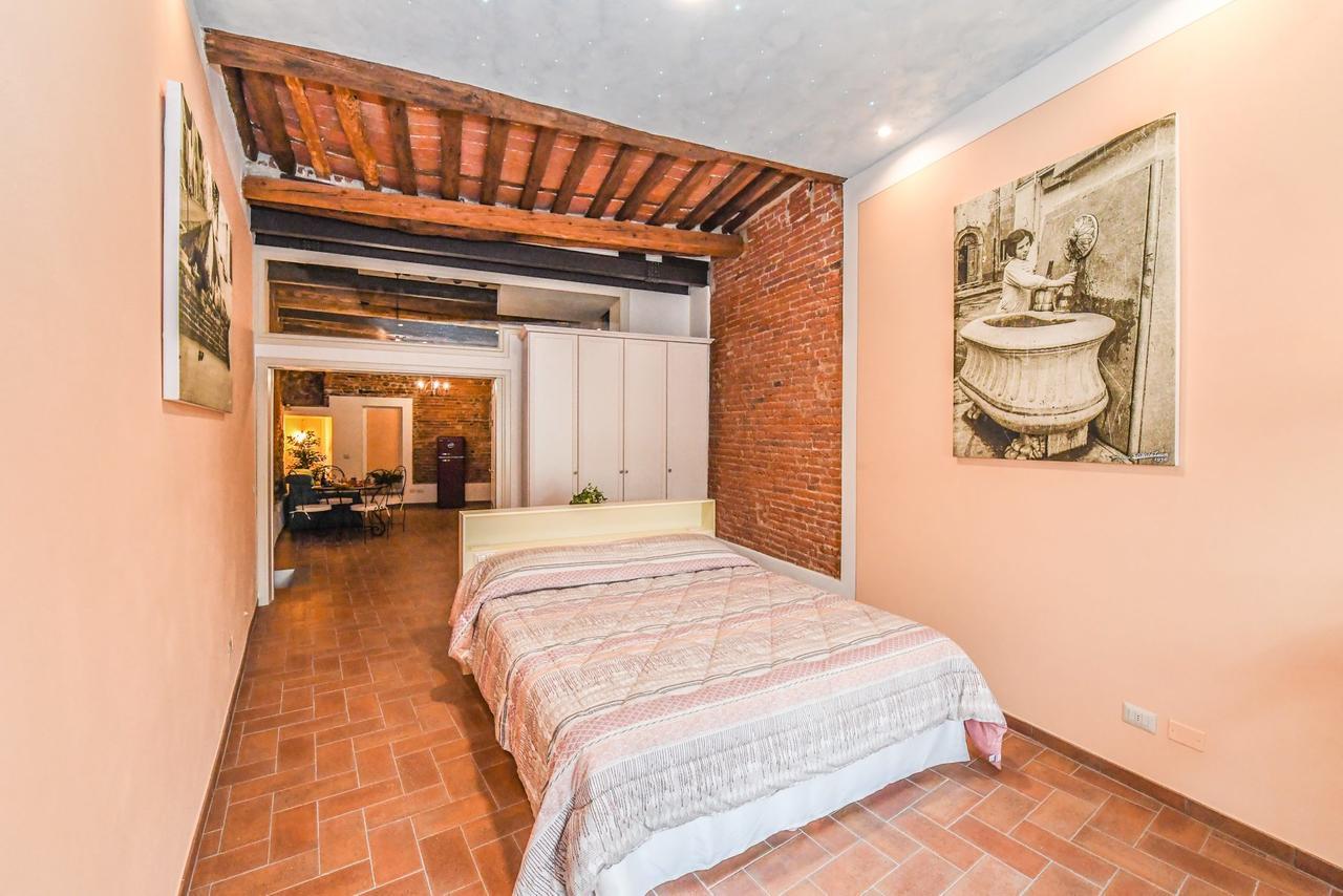 Micheli Suite Anfiteatro Square Lucca Esterno foto