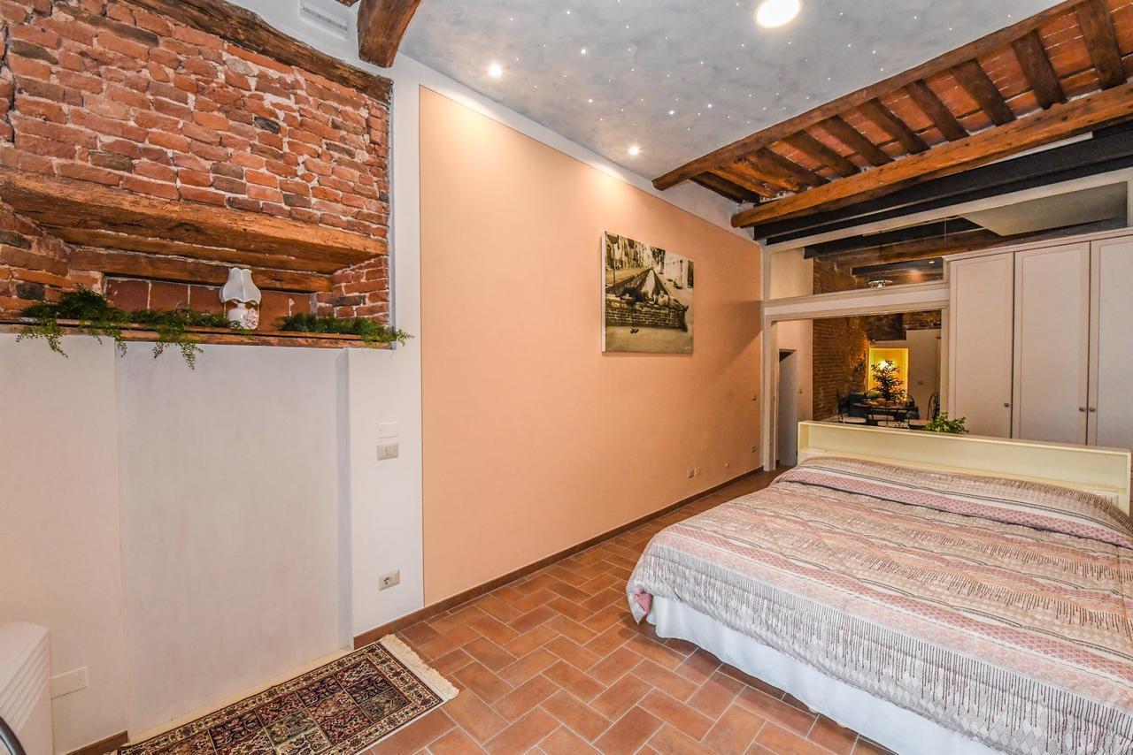 Micheli Suite Anfiteatro Square Lucca Esterno foto