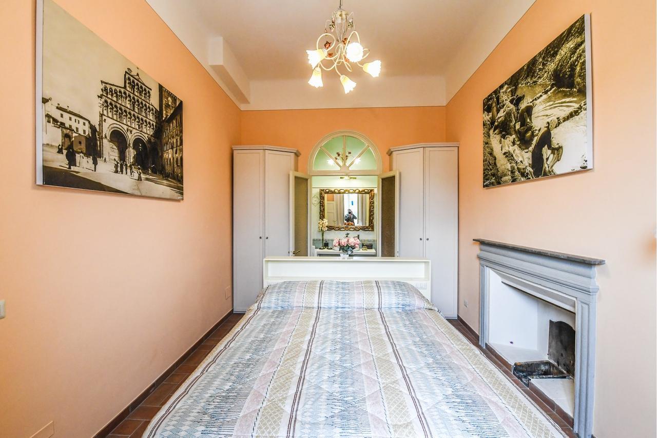 Micheli Suite Anfiteatro Square Lucca Esterno foto