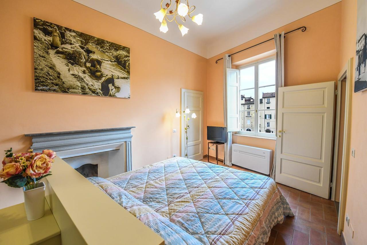 Micheli Suite Anfiteatro Square Lucca Esterno foto