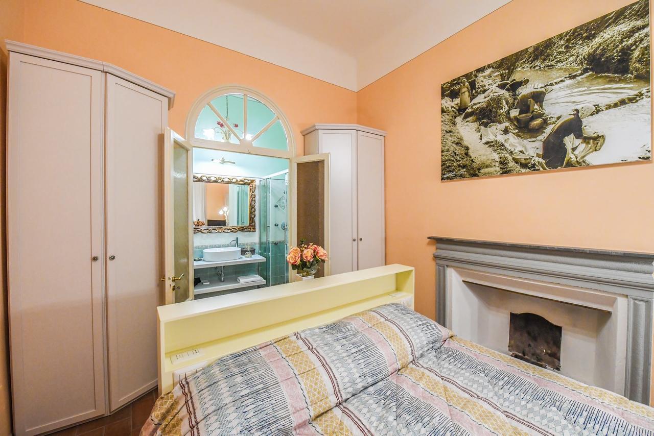 Micheli Suite Anfiteatro Square Lucca Esterno foto