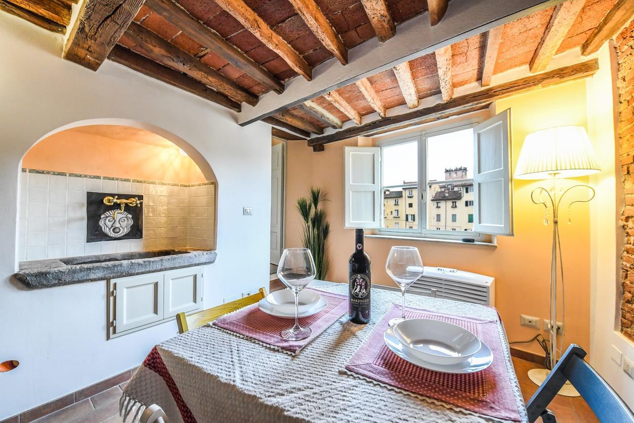 Micheli Suite Anfiteatro Square Lucca Esterno foto
