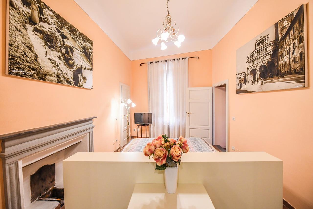 Micheli Suite Anfiteatro Square Lucca Esterno foto