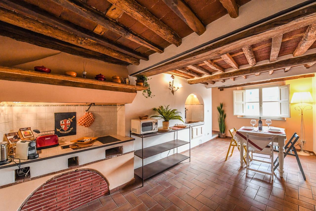 Micheli Suite Anfiteatro Square Lucca Esterno foto
