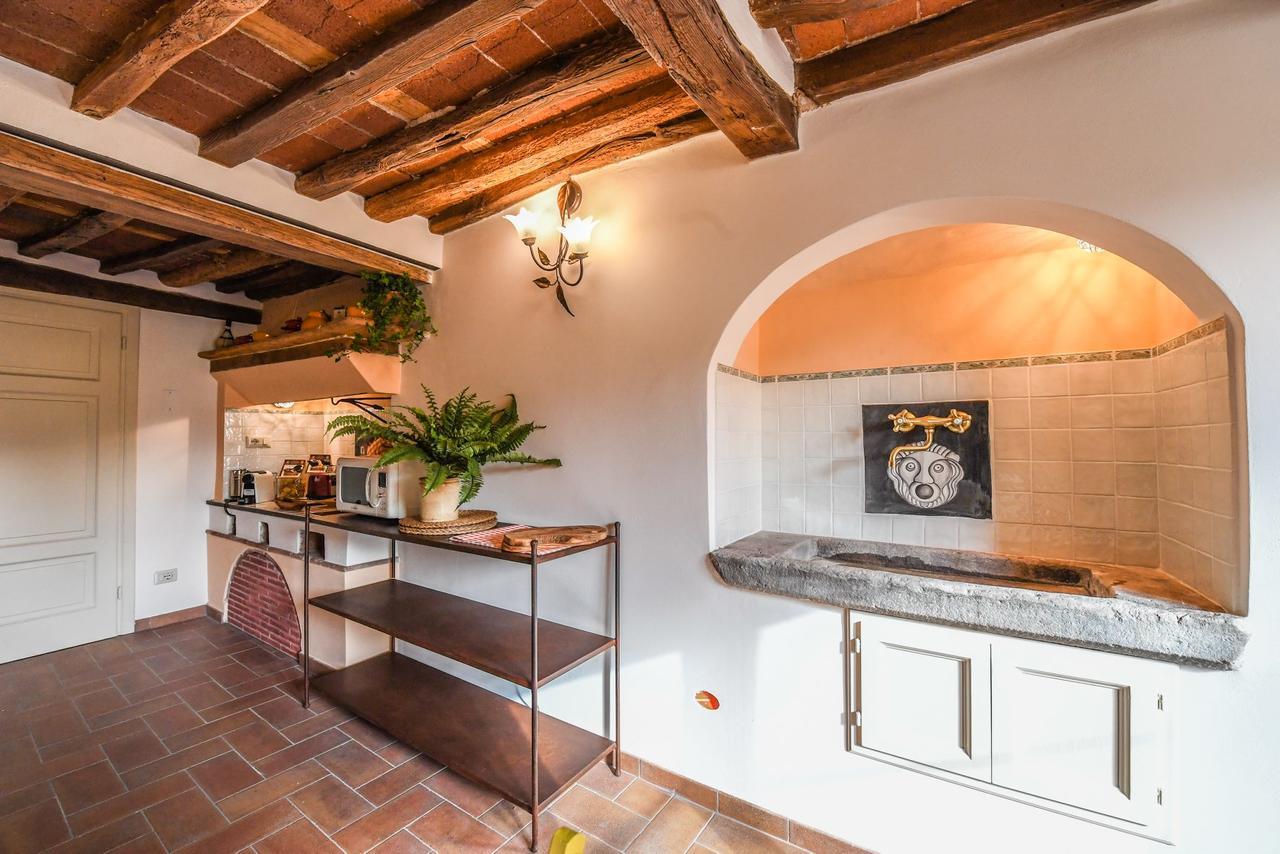 Micheli Suite Anfiteatro Square Lucca Esterno foto